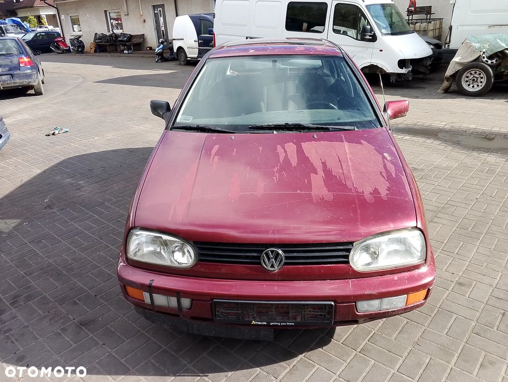 Volkswagen Golf III (95-03r.) 1.6B 74KM. Silnik AEE,  ABU,  AEA,  Skrzynia DGL,  CYZ,  CHV,  DGG,  CJF,  DGH,  CZA   lakier LC3L,  9885.Cały na części. GWARANCJA !!! Przód Tył Zestaw Komplet Drzwi Klapa Zderzak Błotnik Maska Grill Atrapa Szyba Pas Lampa Lusterko Boczki Fotel Kanapa Kokpit Deska Rozdzielcza Przełącznik Włącznik Sterownik Przewody Wiązka Instalacja Moduł Komputer Czujnik Listwa Pompa Alternator Wtryski Głowica Rozrusznik Kompresor Sprzęgło Dwumas Silnik Skrzynia ABS Klimatyzacji Paliwa Wspomagania Kolektor Turbina Przepustnica Zawór Chłodnica Koło Hak Belka Sanki Zawieszenie Mcpherson Półoś Amortyzator Wydech Tłumik Zacisk Most - 2