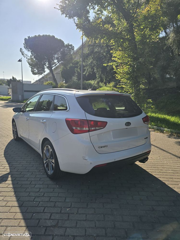 Kia Ceed SW 1.6 CRDi GT Line - 4