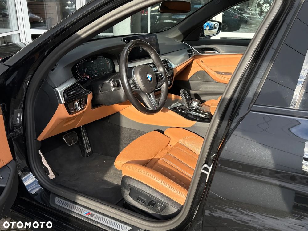 BMW Seria 5 530d xDrive mHEV M Sport sport - 13