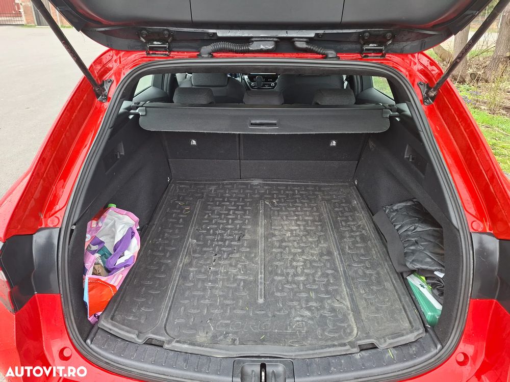 Toyota Corolla 1.8 HEV Dynamic - 6