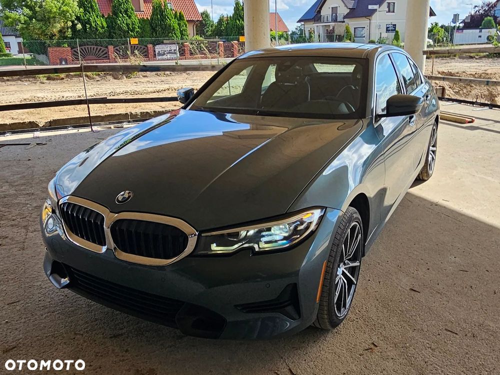 BMW Seria 3 330i Sport Line - 2