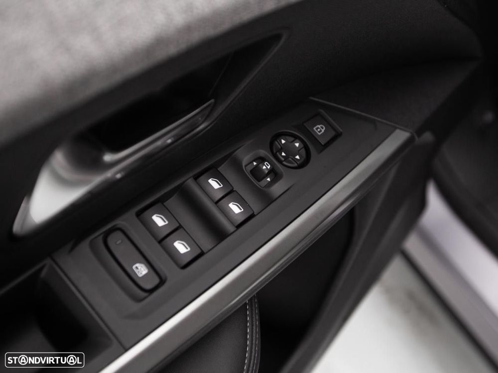 Peugeot E-3008 73 kWh Allure - 14