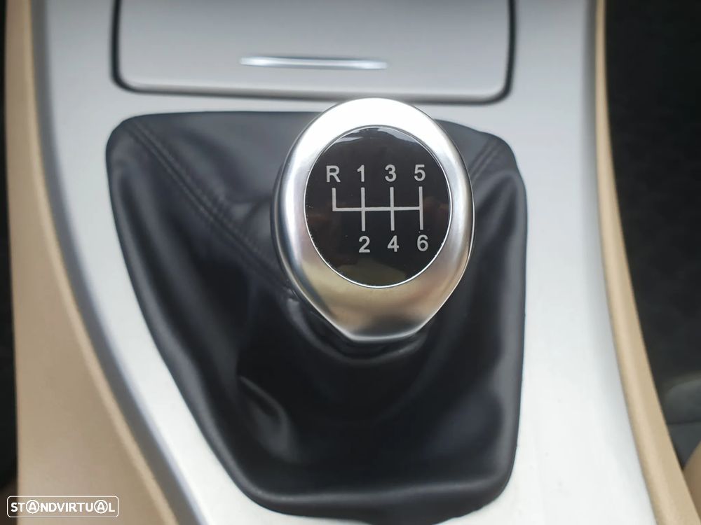 BMW 320 d Exclusive - 16