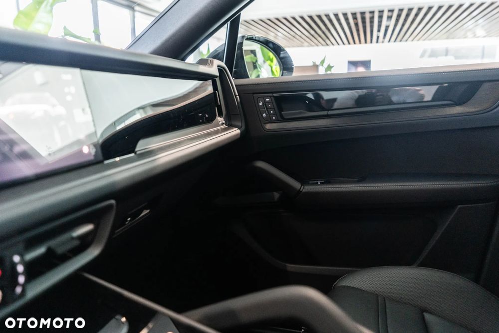 Porsche Cayenne Black Edition - 23