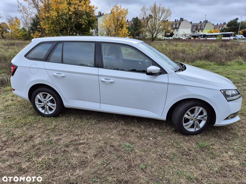 Skoda Fabia 1.0 TSI Ambition - 4