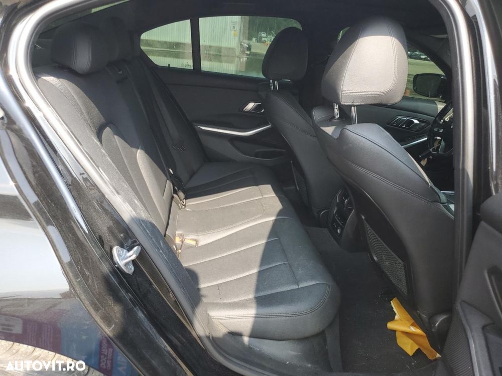 BMW Seria 3 330i Aut. Sport Line - 10