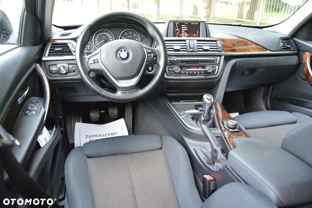 BMW Seria 3 318d Luxury Line - 36