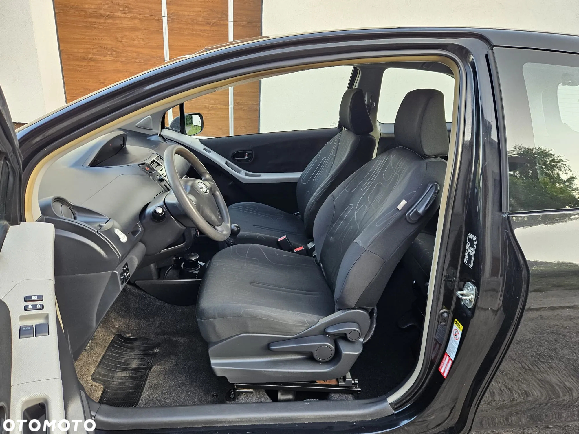 Toyota Yaris 1.0 Active - 8
