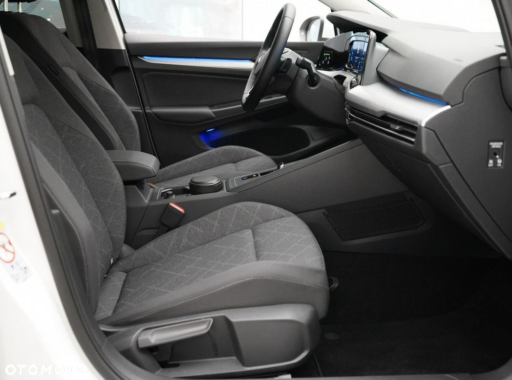 Volkswagen Golf - 24
