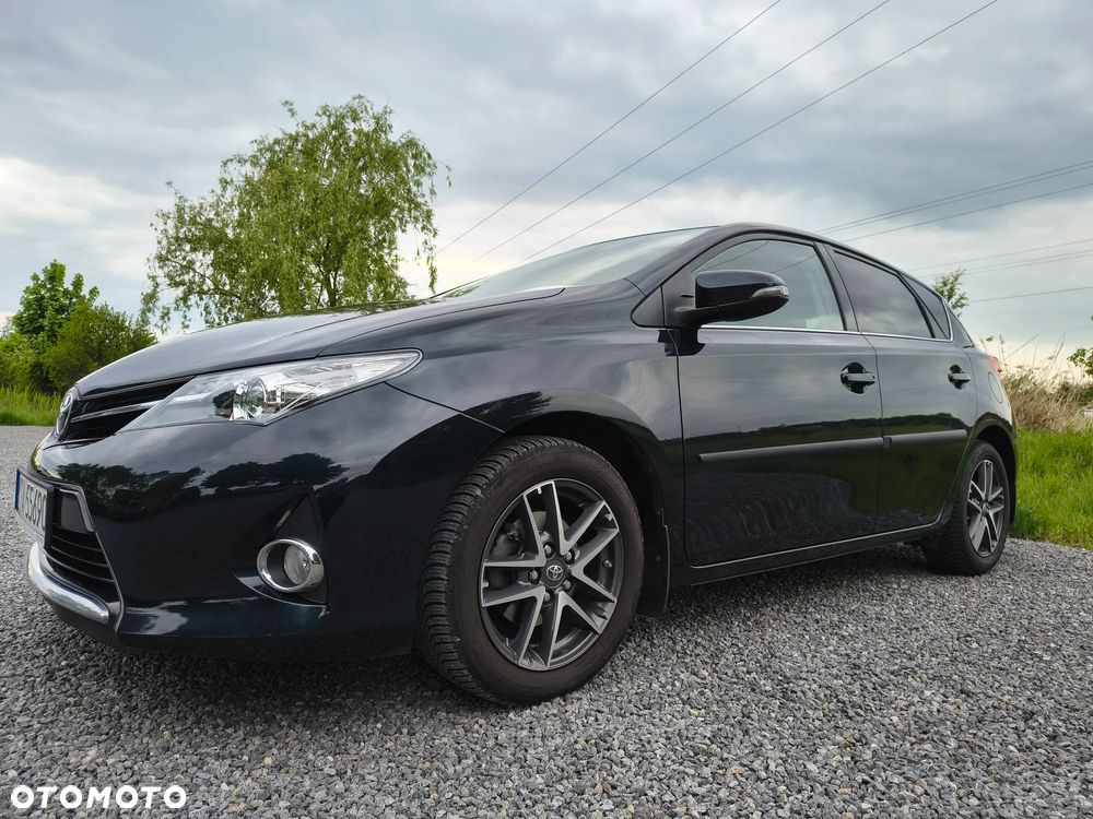 Toyota Auris 1.6 Premium - 2