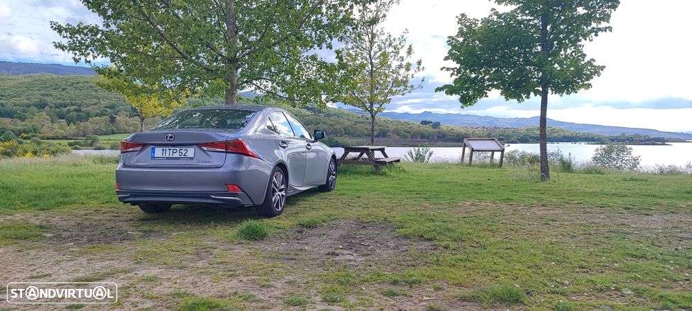 Lexus IS 300H Executive - 3