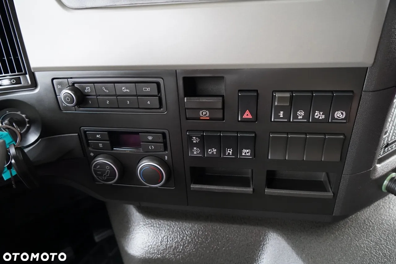 Volvo FM 430 / PEŁNY ADR / WAGA: 6 800 KG / NISKA KABINA / 2022 ROK / PO ZŁOTYM KONTRAKCIE SERWISOWYM / - 28