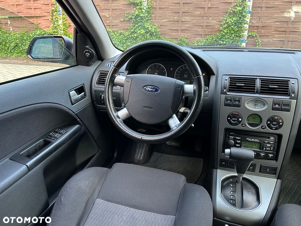 Ford Mondeo 2.0 Trend - 24