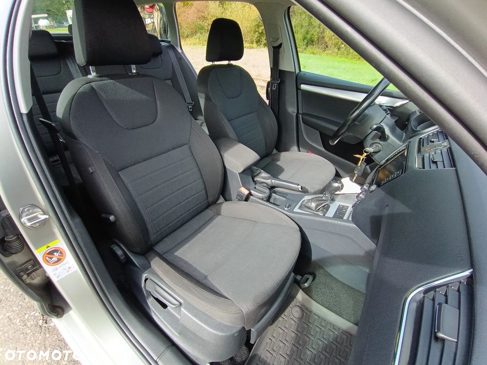 Skoda Octavia 2.0 TDI Elegance DSG - 5