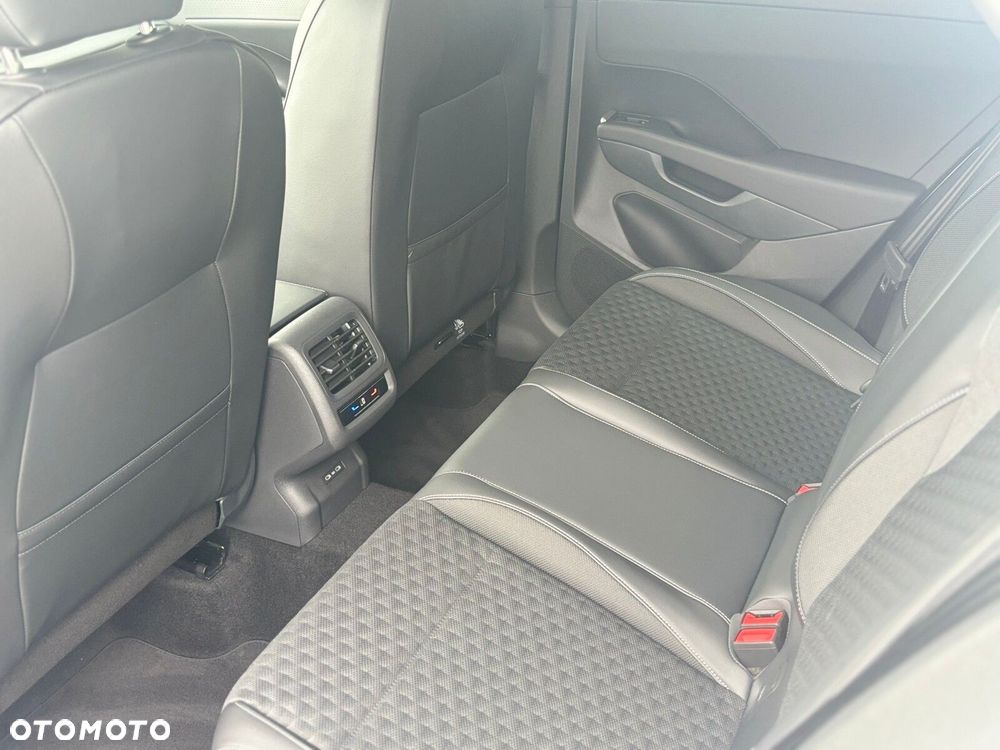 Volkswagen T-Roc - 13