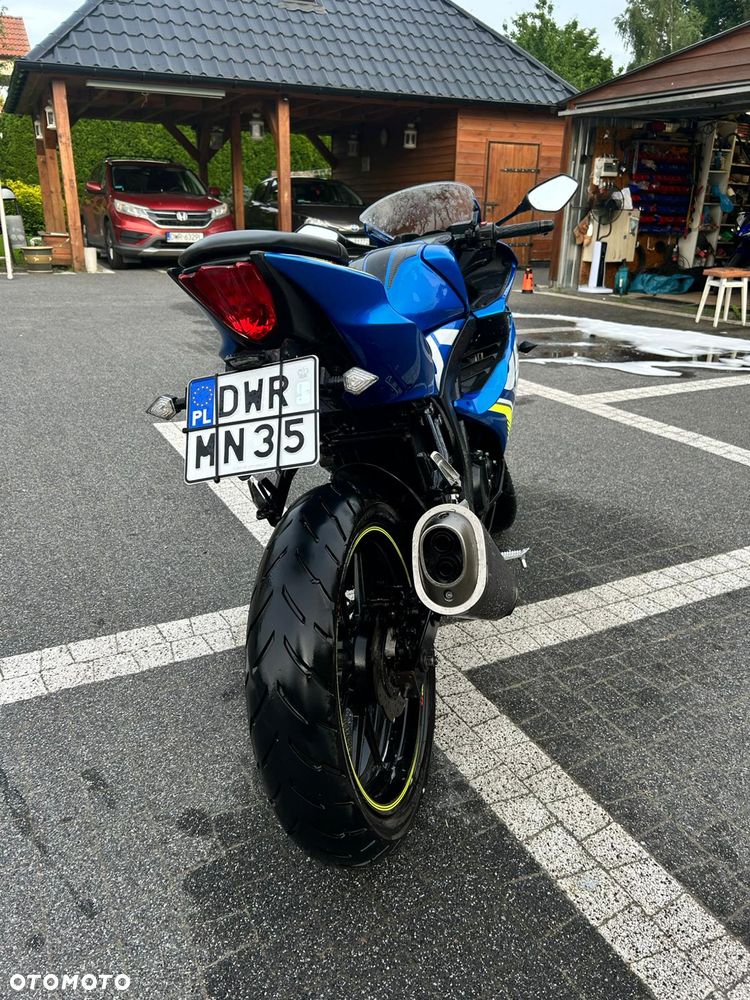 Suzuki GSX-R - 4