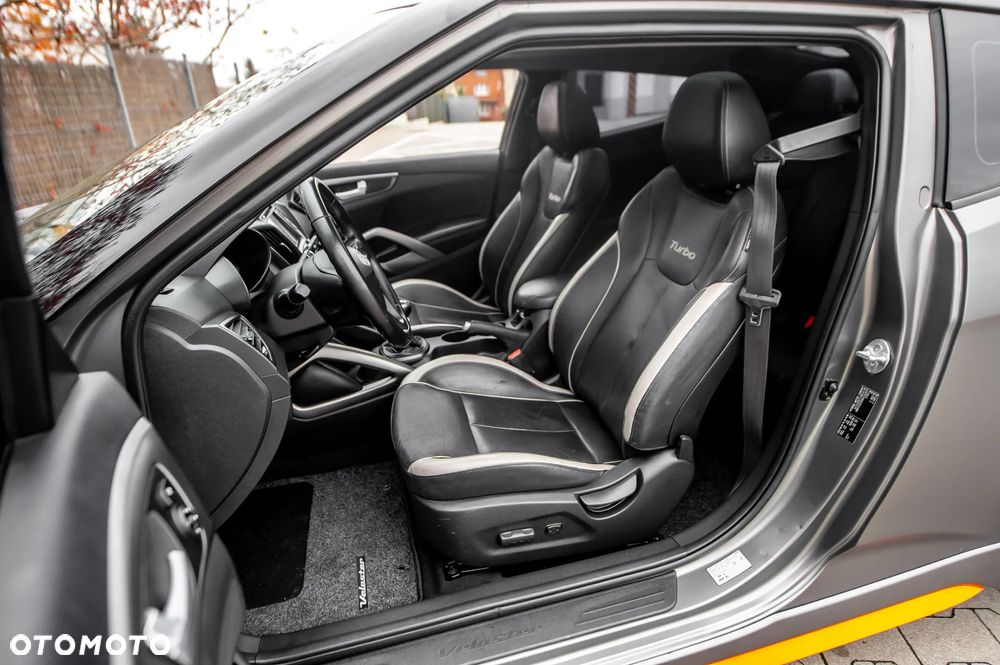 Hyundai Veloster 1.6 Turbo Premium - 29