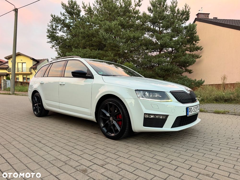 Skoda Octavia Combi 2.0 TDI (Green tec) RS - 12