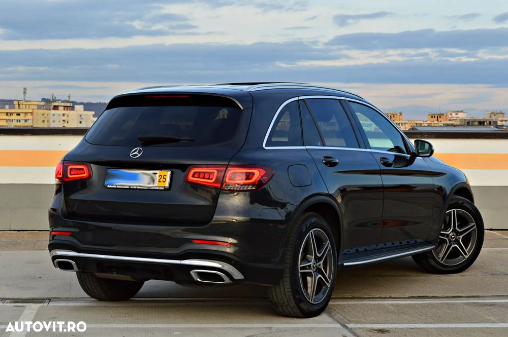 Mercedes-Benz GLC 300 d 4Matic 9G-TRONIC AMG Line - 3
