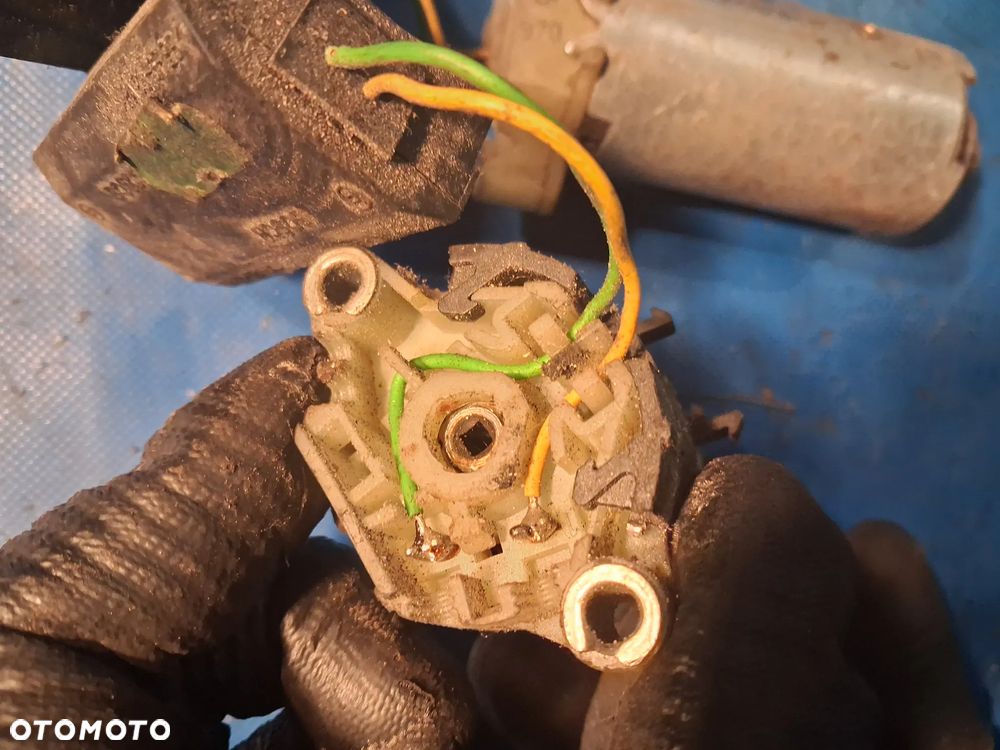 BMW E39 E38 silniczek regulacji fotela kierowcy elektrycznego 0130002503 Bosch 57.31-8352 193 - 5