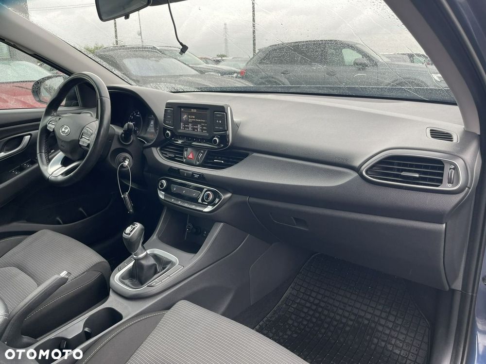 Hyundai i30 blue 1.4 Classic - 12