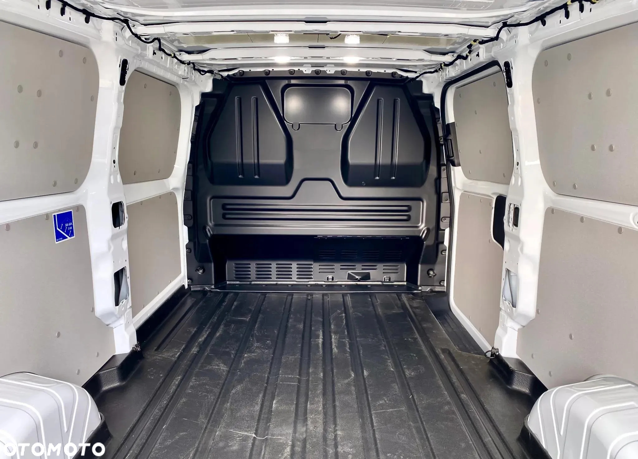 Ford Transit Custom L2 Van Trend 136KM M6 - 13