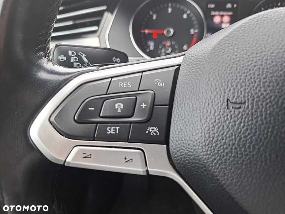 Volkswagen Passat - 19