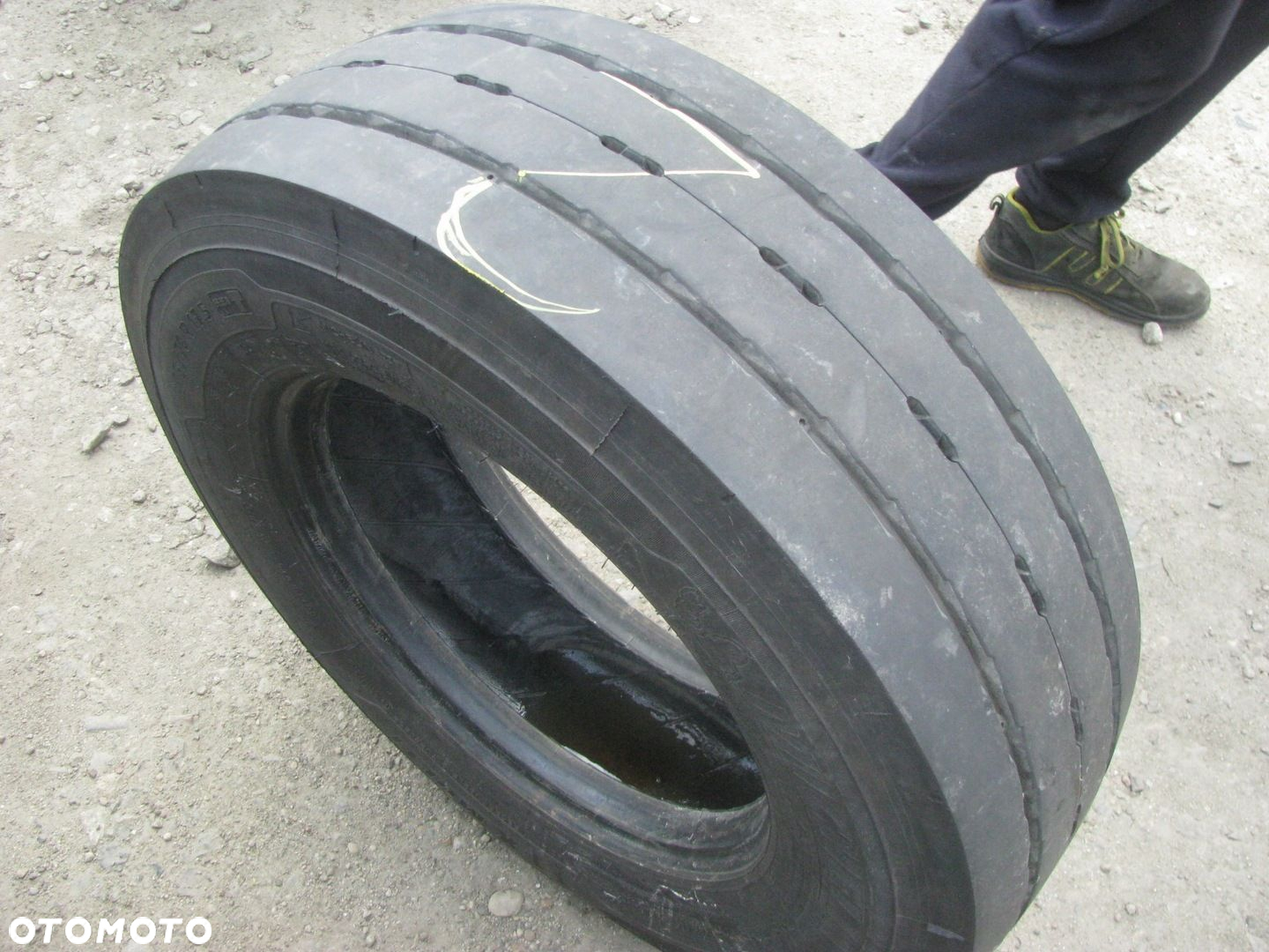 Michelin X MULTI T2 17.5" 245/70R17.5 143 J - 2