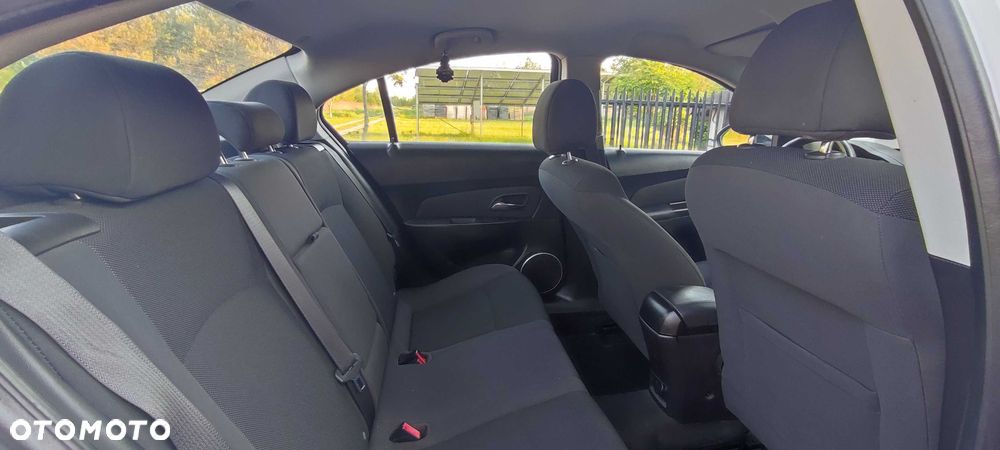 Chevrolet Cruze - 8