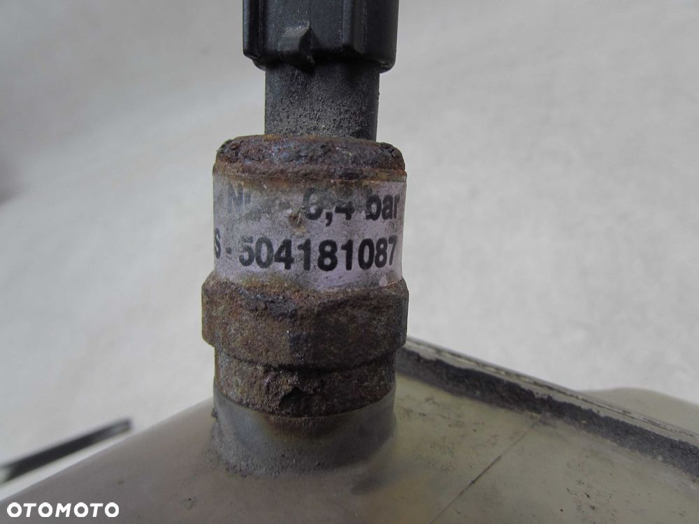 IVECO DAILY IV 06-12 ZBIORNIK ZBIORNICZEK WYROWNAWCZY 504181087 CZUJNIK - 5