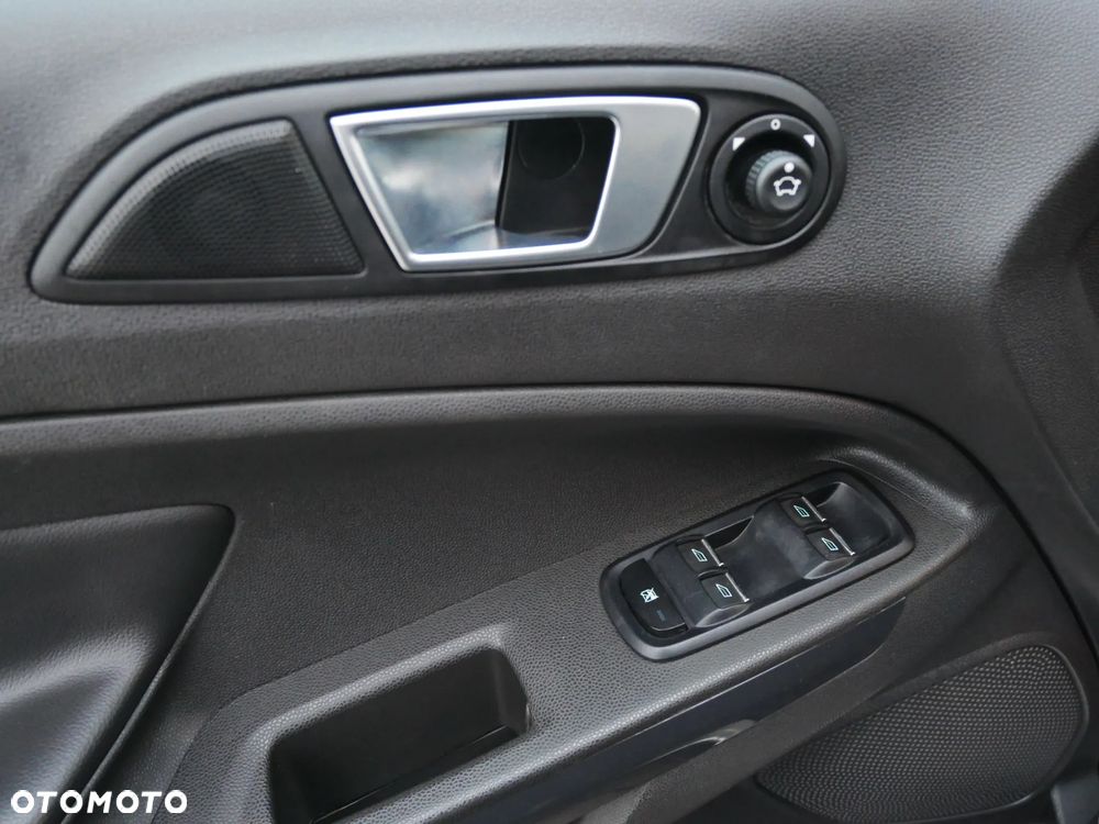 Ford EcoSport 1.0 EcoBoost TITANIUM - 25