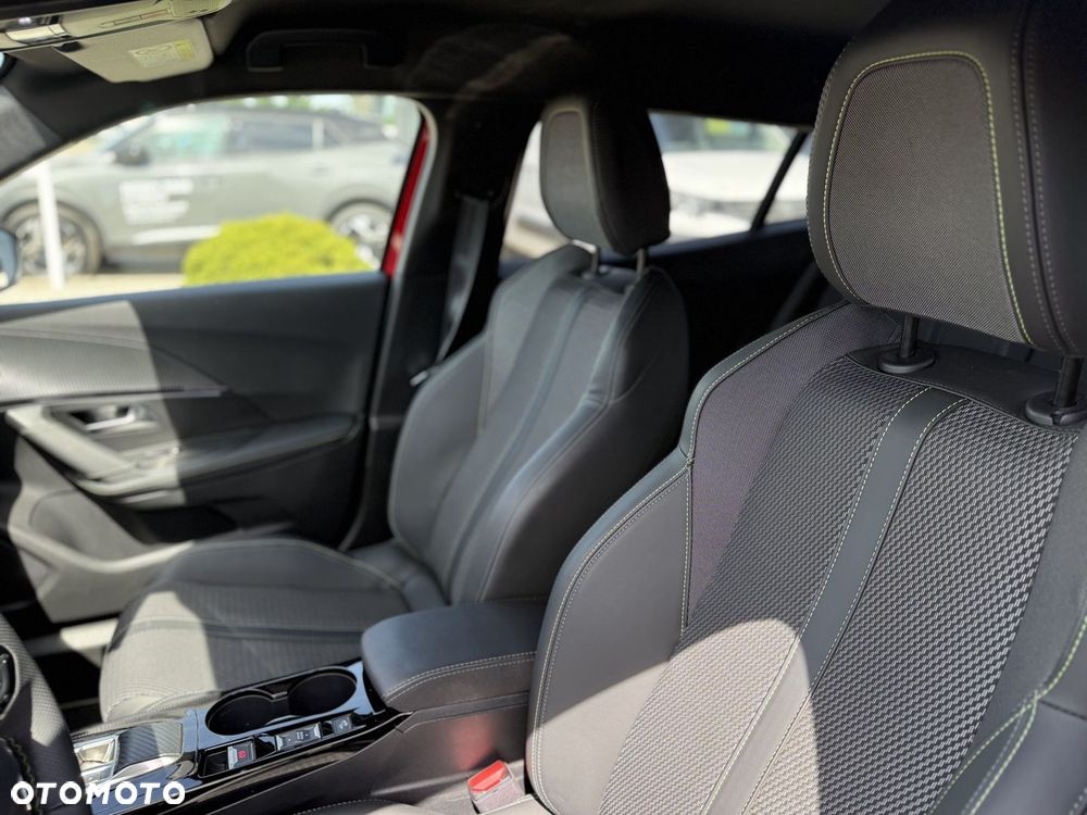 Peugeot 2008 - 12