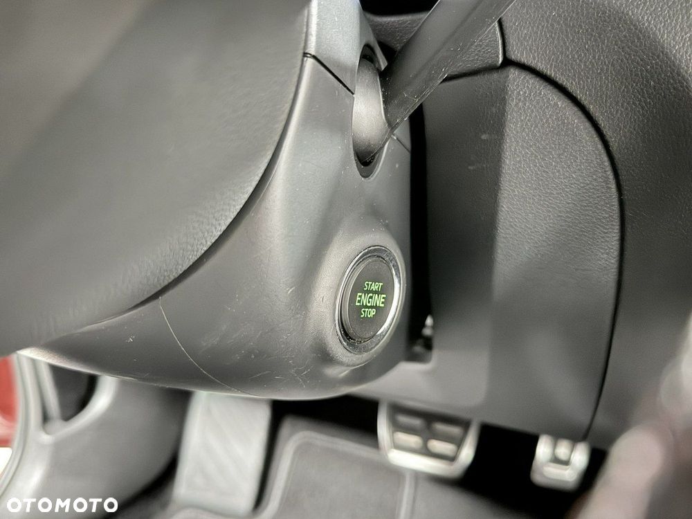 Skoda Octavia 2.0 TDI RS Challenge DSG - 23