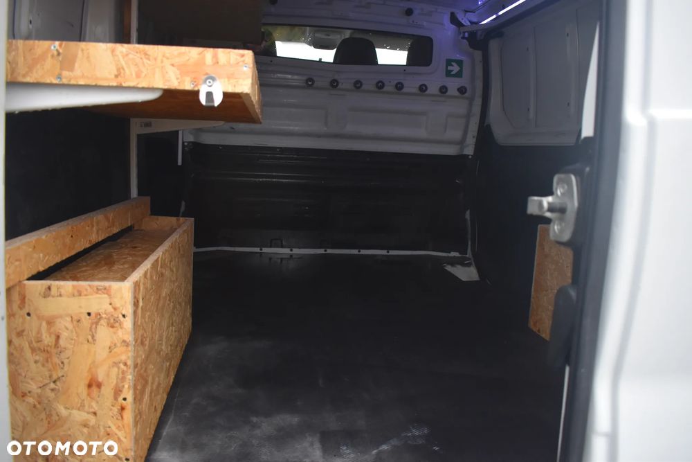 Renault Trafic - 16