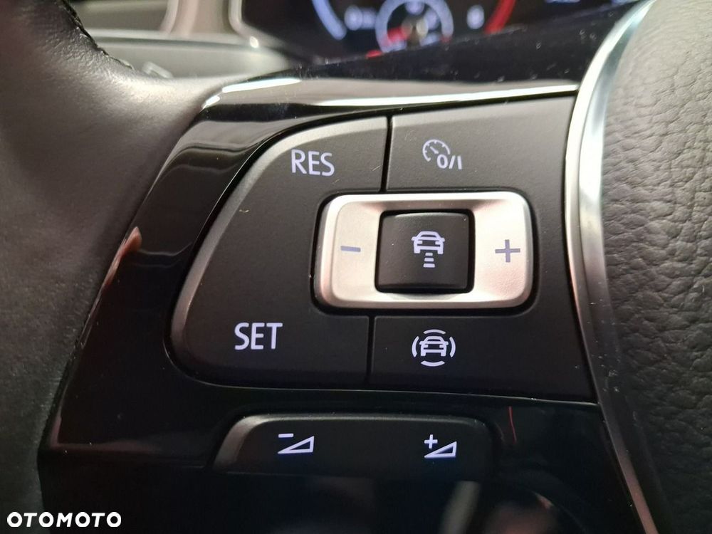 Volkswagen T-Roc - 24