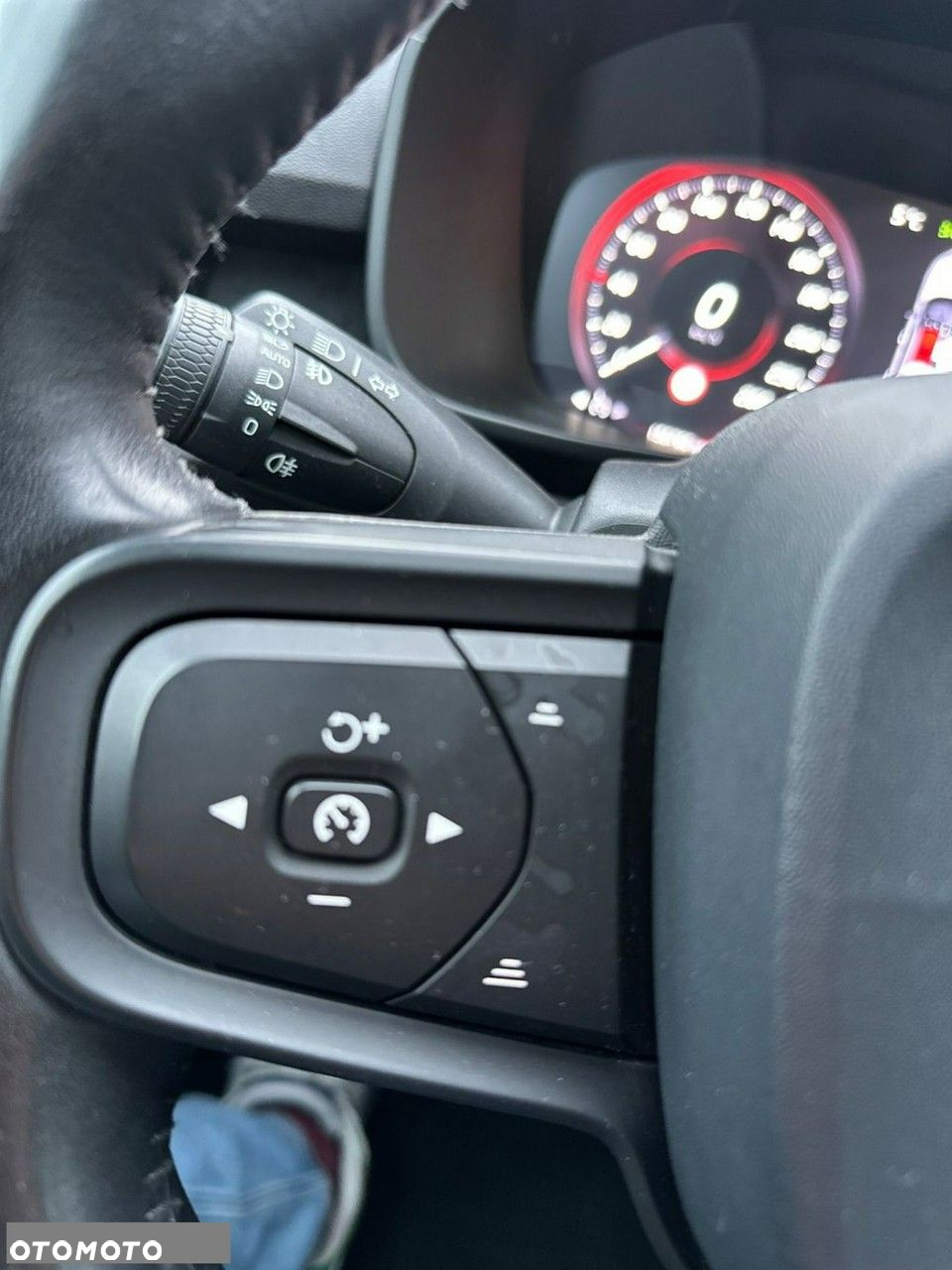 Volvo XC 40 D3 AWD Momentum - 9