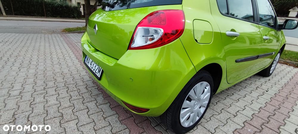 Renault Clio 1.2 16V Authentique - 13