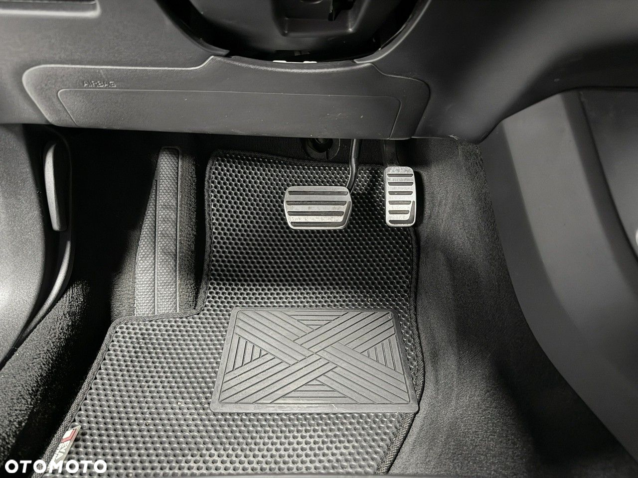 Volvo V40 D3 Drive-E SCR R-Design Momentum - 30