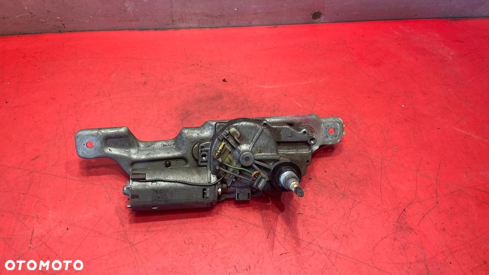 SILNICZEK WYCIERACZKI SZYBY TYLNEJ VW GOLF III - 1