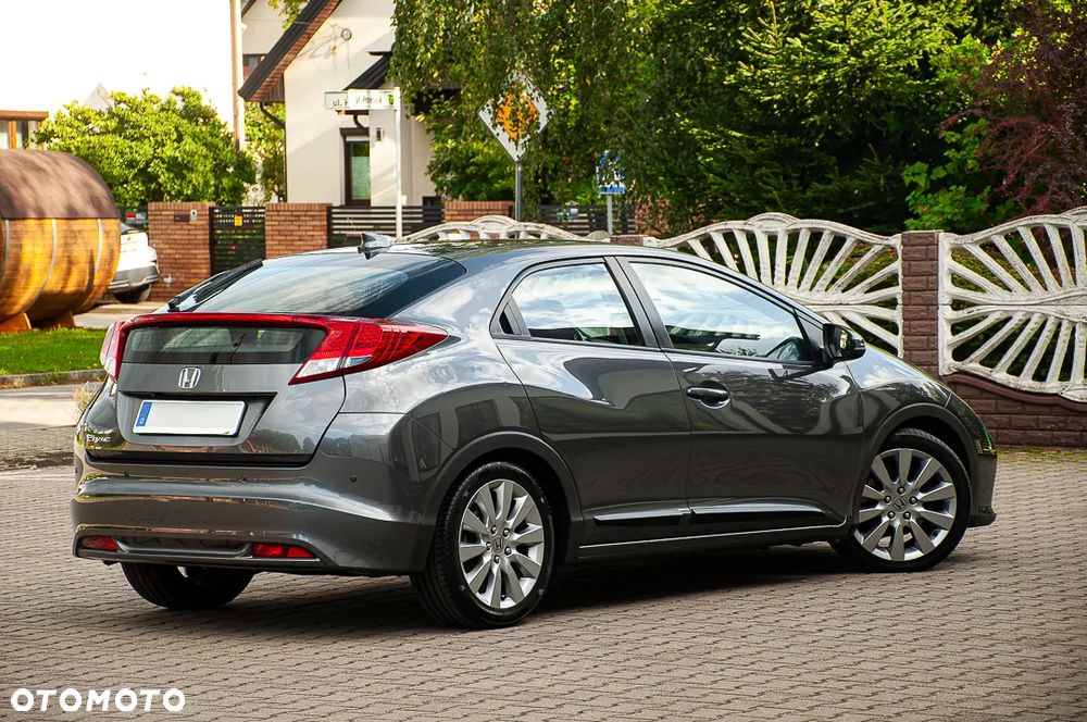Honda Civic 1.8 i-VTEC Automatik Executive Black Edition - 18