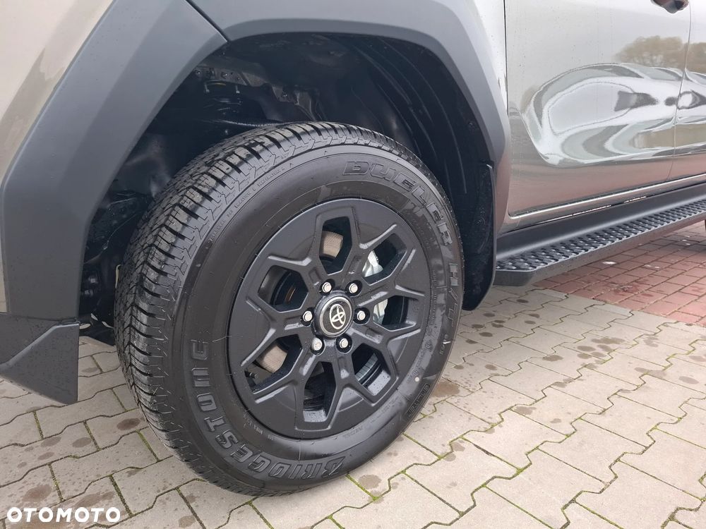 Toyota Hilux 2.8 D-4D Double Cab Invincible 4x4 - 5