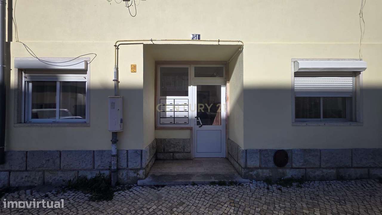 Apartamento T3 | Rio de Mouro - com contrato de arrendamento em vigor - Grande imagem: 2/6