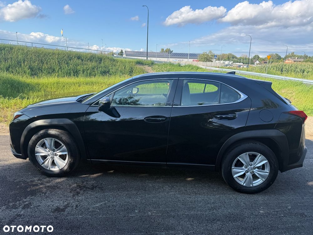 Lexus UX 250h Elegance 2WD - 9