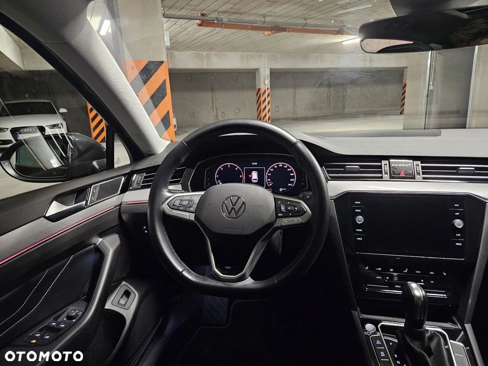 Volkswagen Passat Variant 2.0 TDI SCR DSG Business - 26