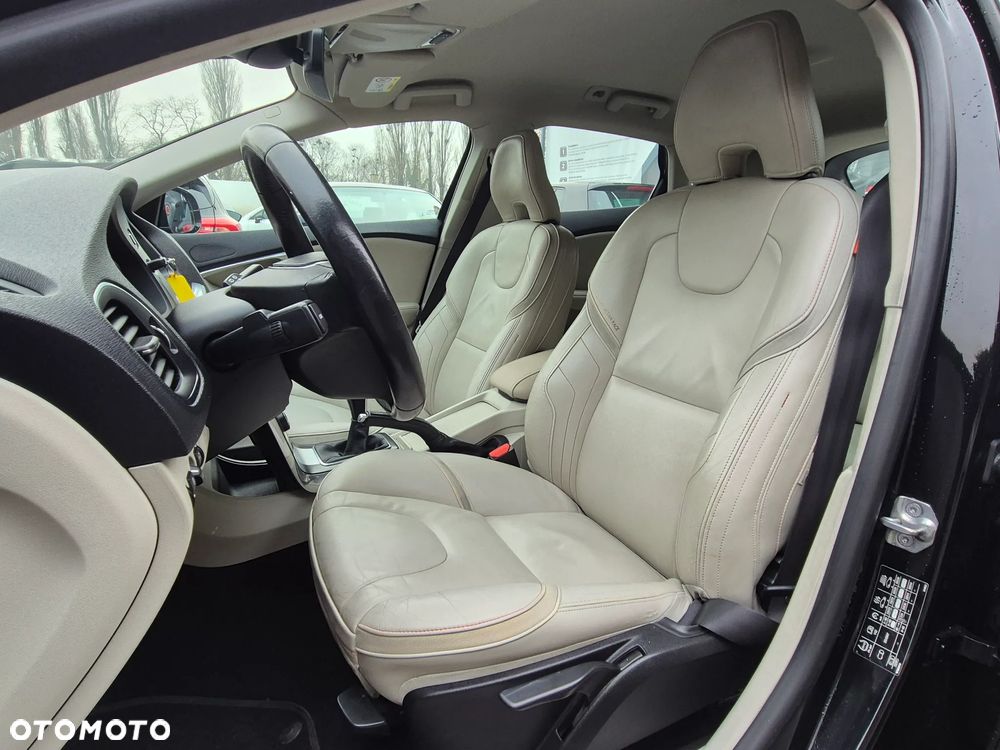 Volvo V40 D2 Drive-E Ocean Race - 27