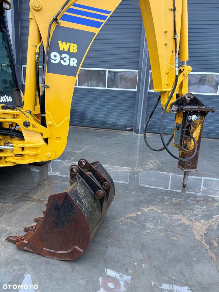 Komatsu WB93R-5 - 6