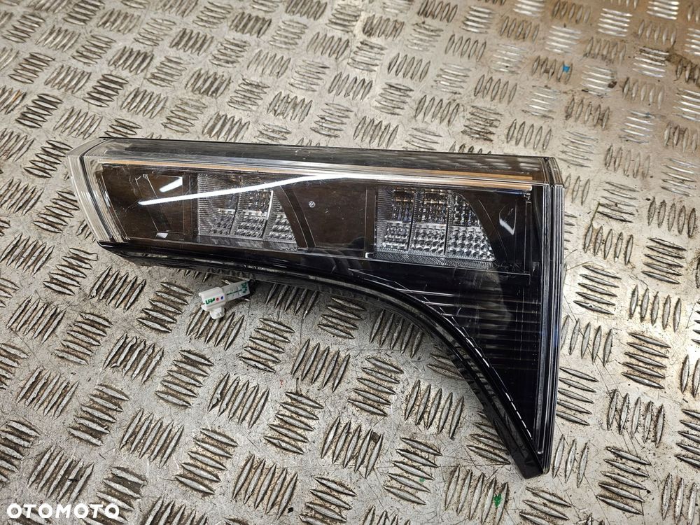 suzuki sx4 s-cross 21r+ prawa lampa tył w klapę led eu - 1