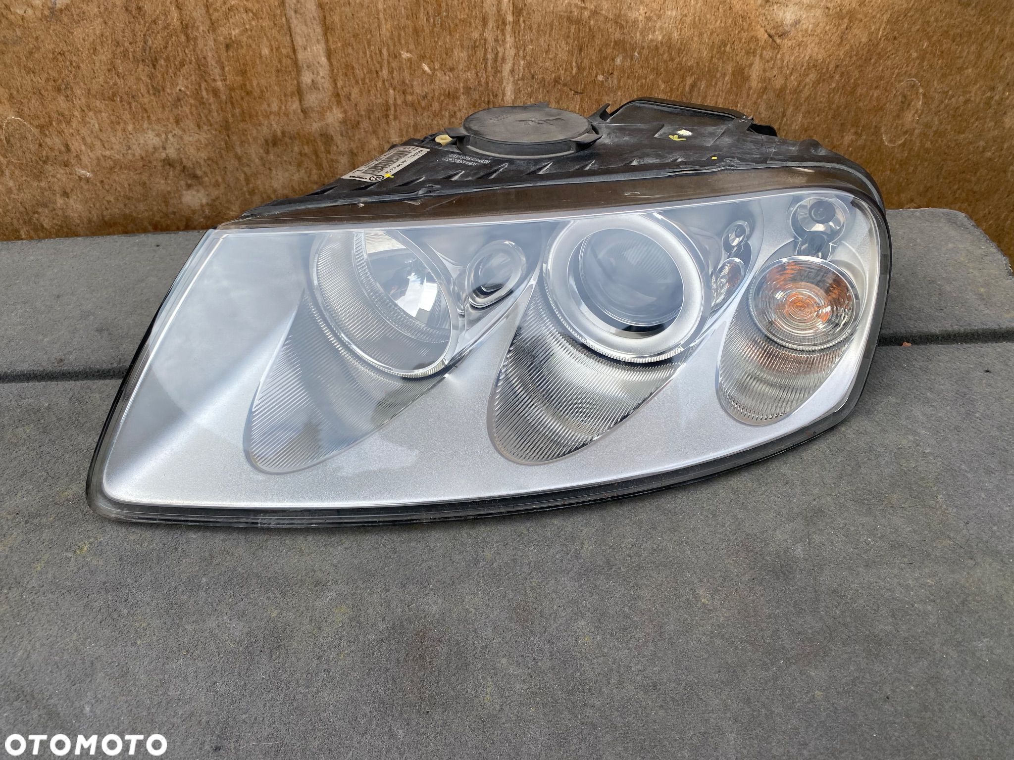lampa touareg I 7L zwykła  lewa eu  cała - 1