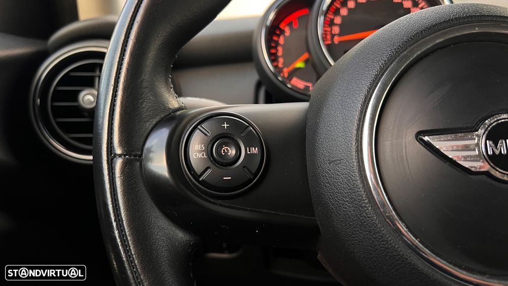 MINI 5 Portas Cooper D - 16