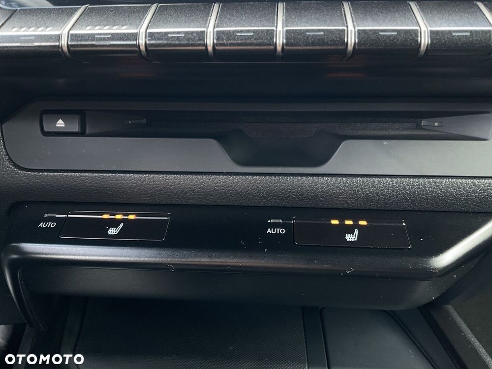 Lexus UX - 25